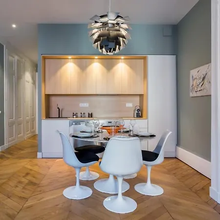 Lägenhet Confort - Furnished - Downtown *