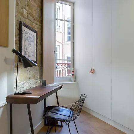 Confort - Furnished - Downtown Apartment *