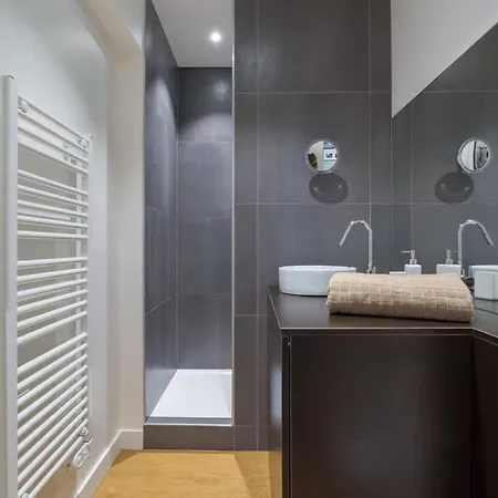 Confort - Furnished - Downtown Lejlighed